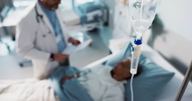 عوارض جانبی آنتی بیوتیک ها: از دل پیچه تا مرگ در اثر آنافیلاکسی